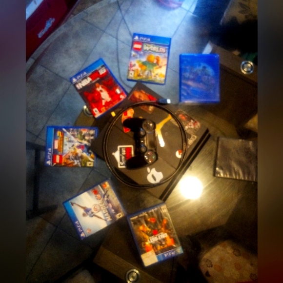 PS4 with HDMI cord with 6 games 1 controller - Picture 1 of 4